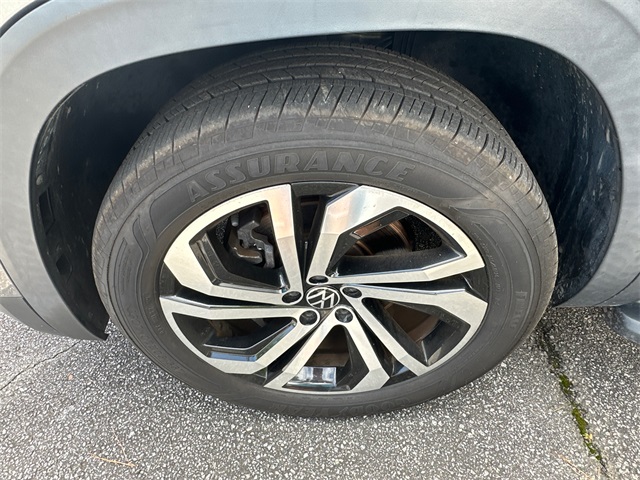 2021 Volkswagen Atlas SEL Premium photo 2