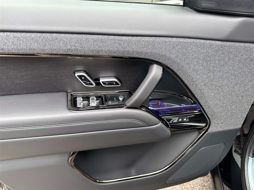2025 Land Rover Range Rover Sport SE photo 14