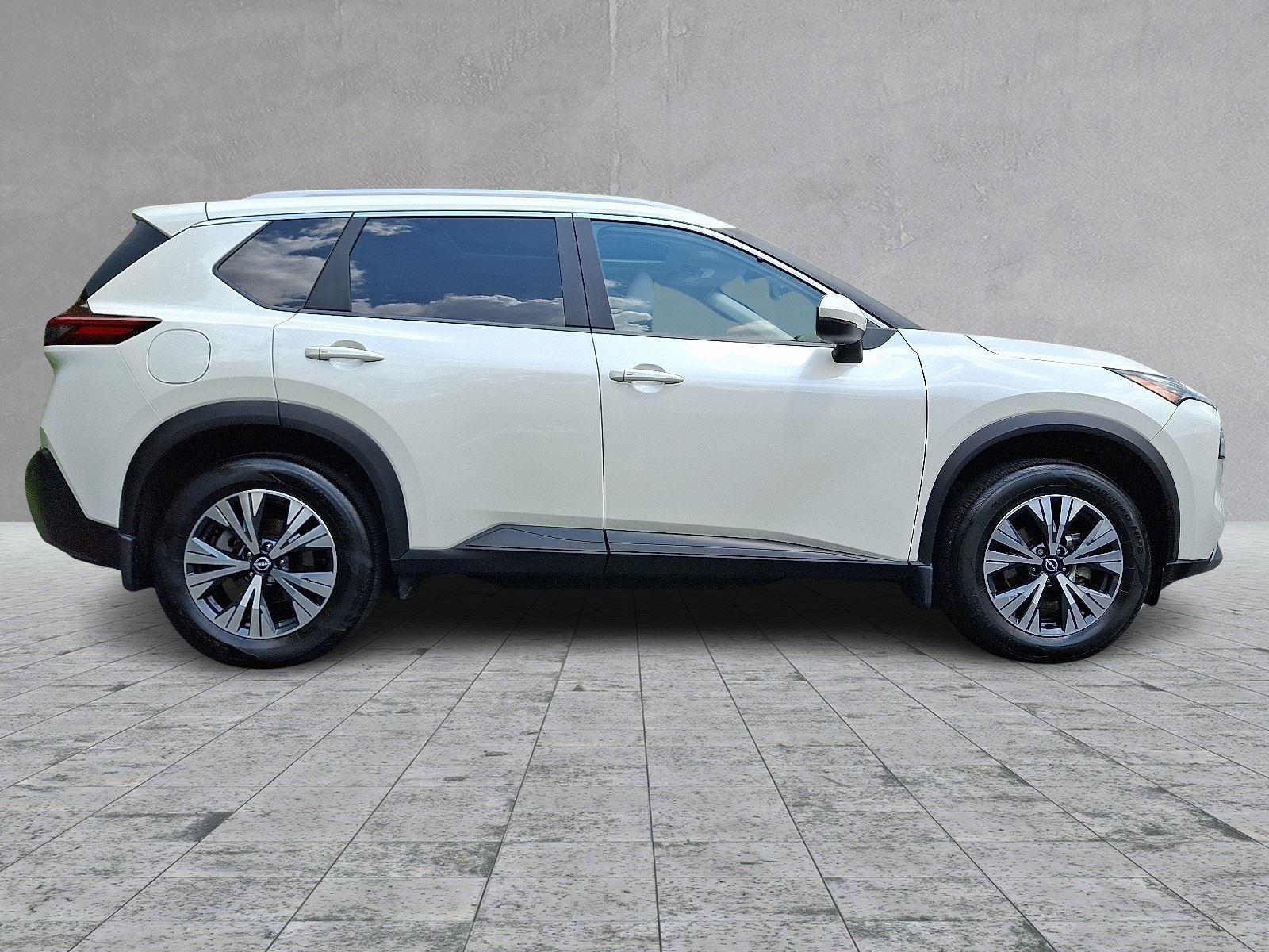 2022 Nissan Rogue SV photo 7