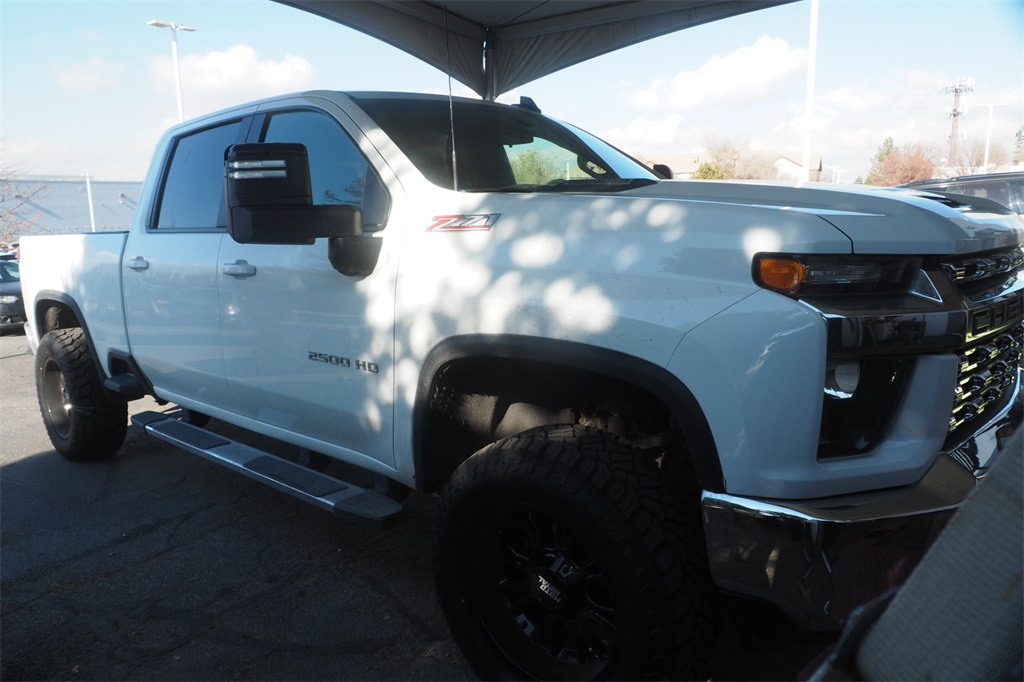 2023 Chevrolet Silverado 2500HD LT photo 2