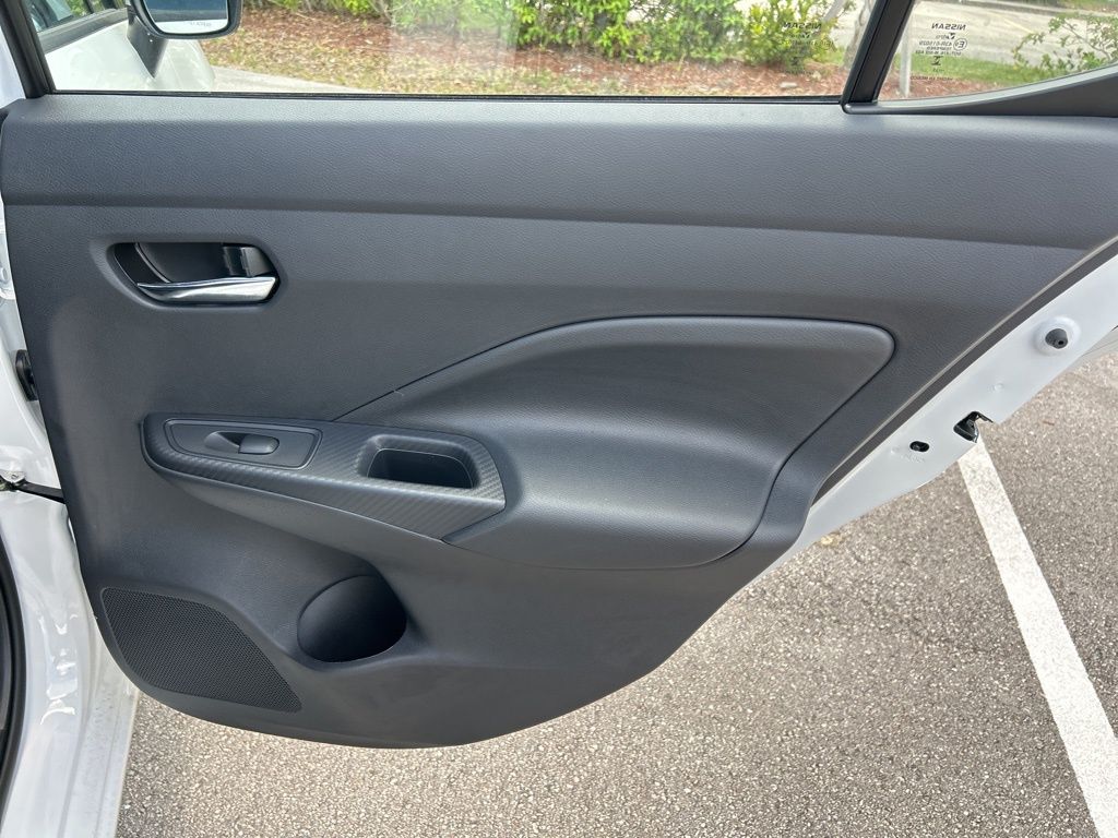 2025 Nissan Versa SV photo 32