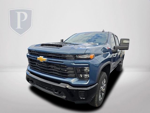 2025 Chevrolet Silverado 2500HD Custom photo 9