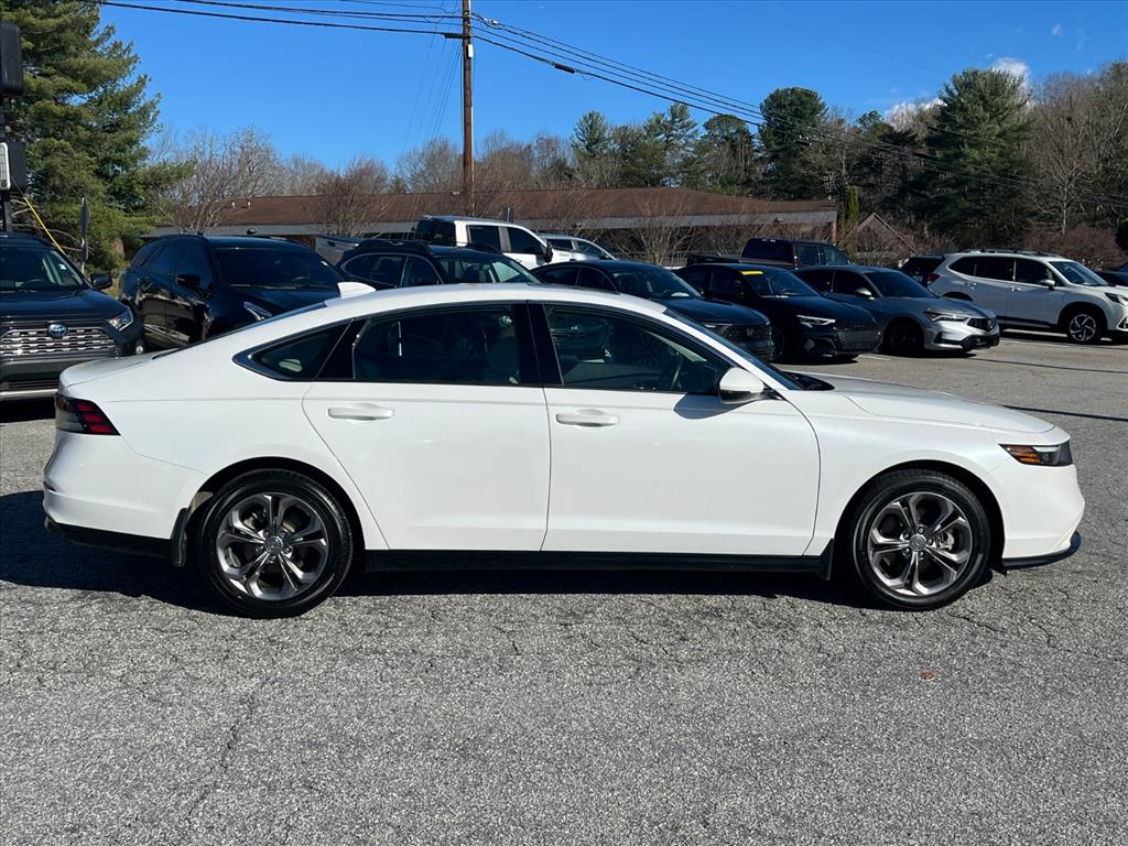 2023 Honda Accord Hybrid EX-L photo 3