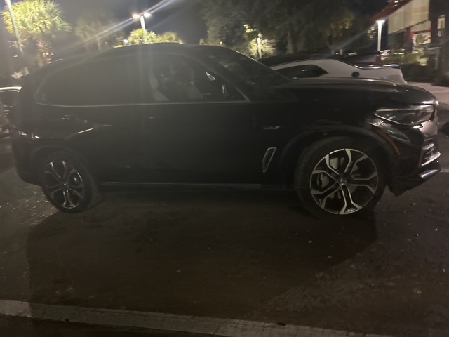 2023 BMW X5 45e's photo