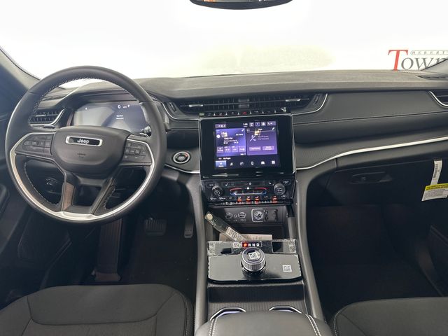 2025 Jeep Grand Cherokee Laredo X photo 10