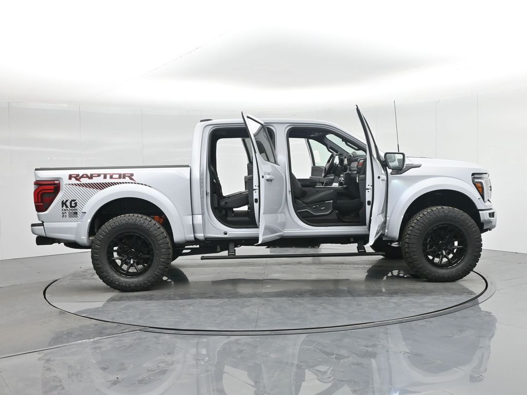 2025 Ford F-150 Raptor photo 3
