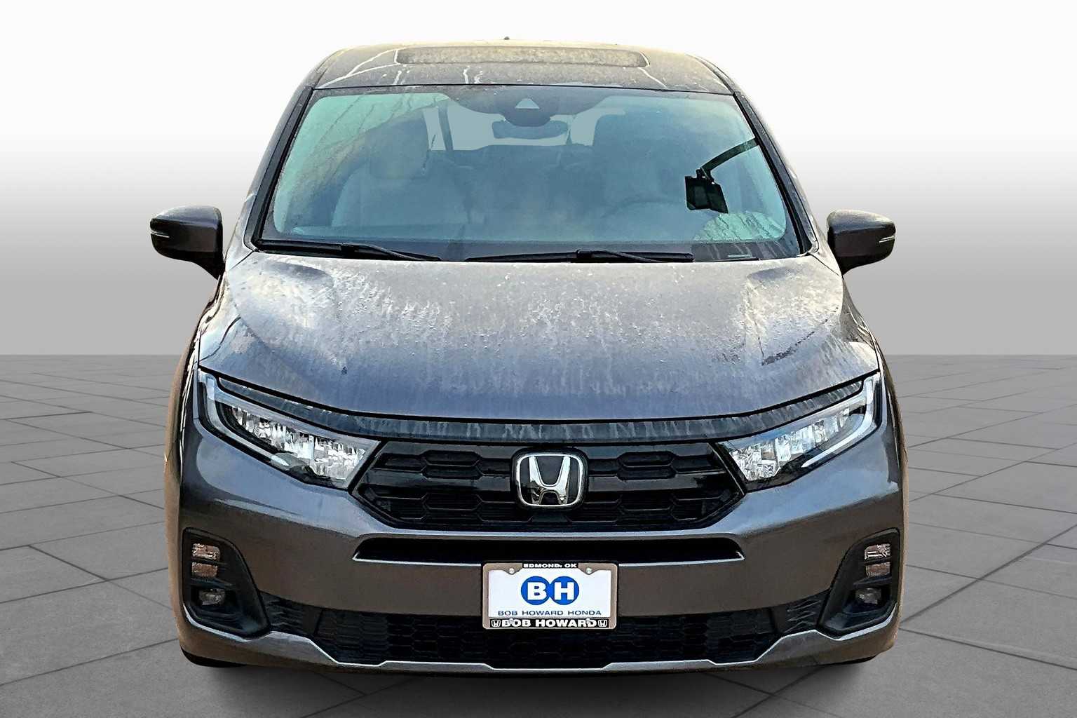 2025 Honda Odyssey Touring photo 3