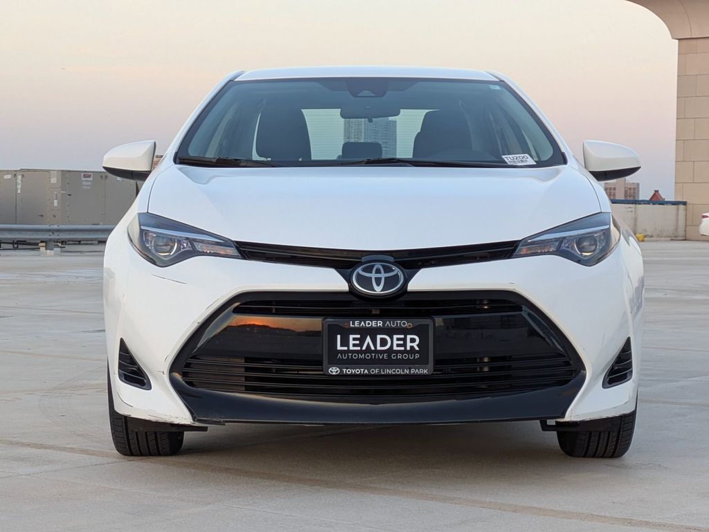 2018 Toyota Corolla L photo 2