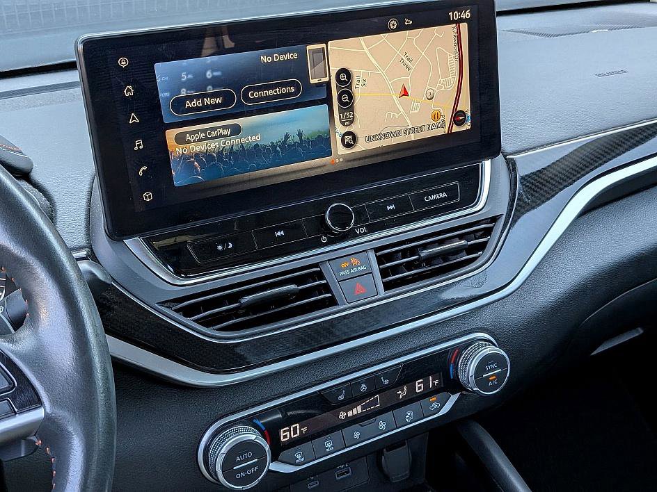 2023 Nissan Altima SR photo 19