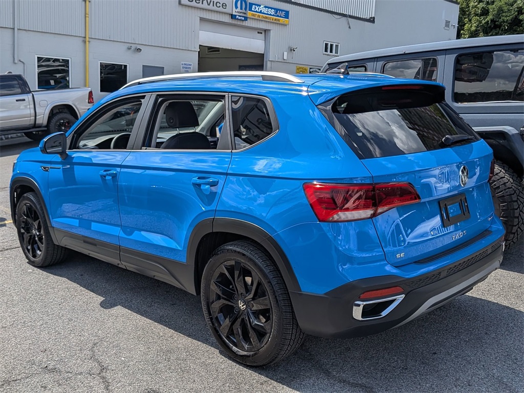 2023 Volkswagen Taos SE photo 8