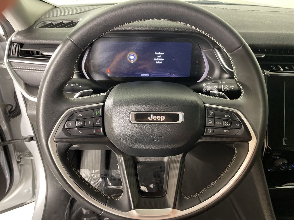 2023 Jeep Grand Cherokee Laredo photo 17