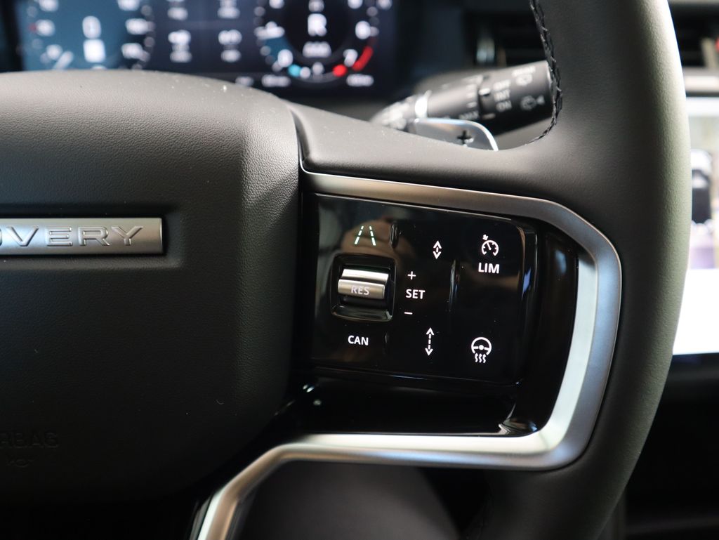 2025 Land Rover Discovery Sport S photo 12