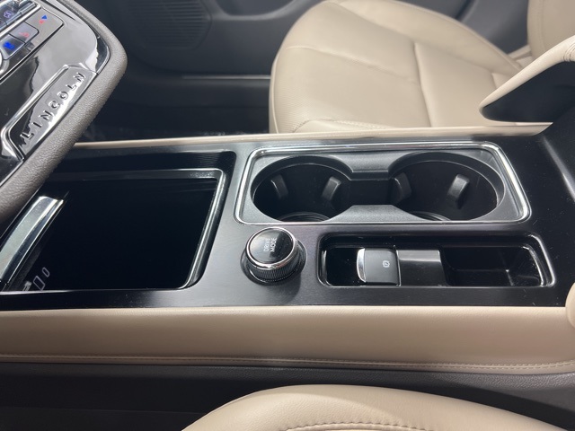 2022 Lincoln Corsair Standard photo 21