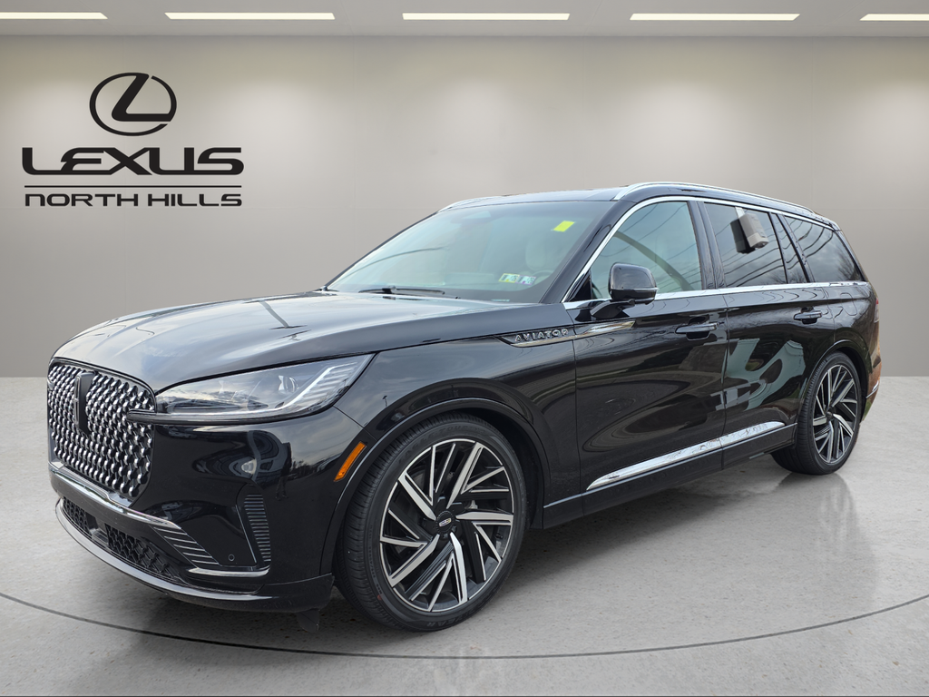 2025 Lincoln Aviator Black Label's photo