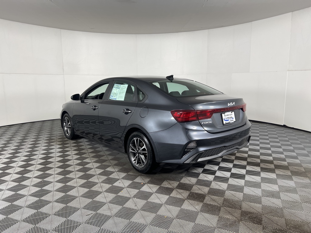 2023 Kia Forte LXS photo 3