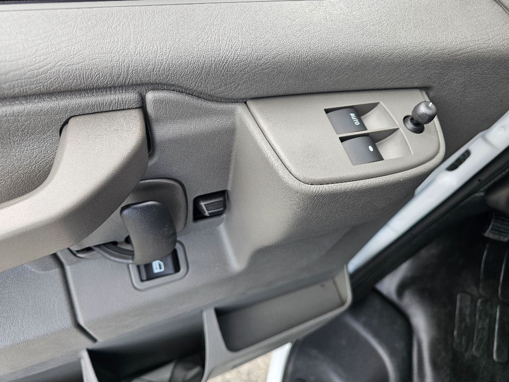 2025 Gmc Savana Cargo 2500 photo 24