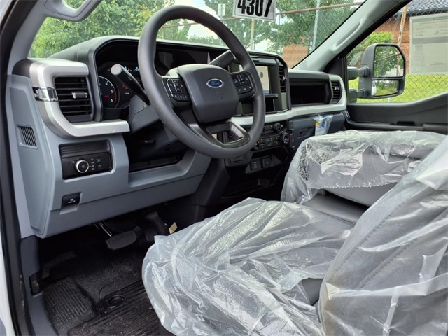 2025 Ford F-350 photo 10