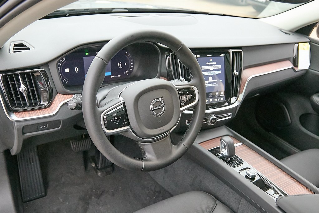 2026 VOLVO V60CC - Image 12