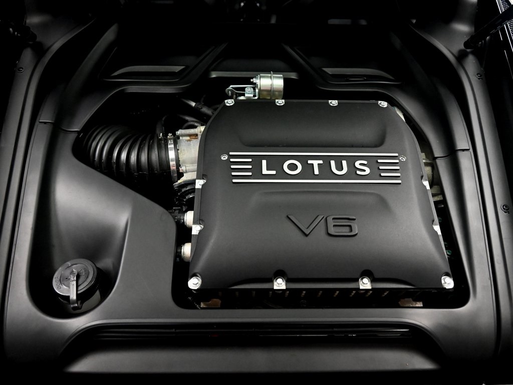 2025 Lotus Emira Base photo 22