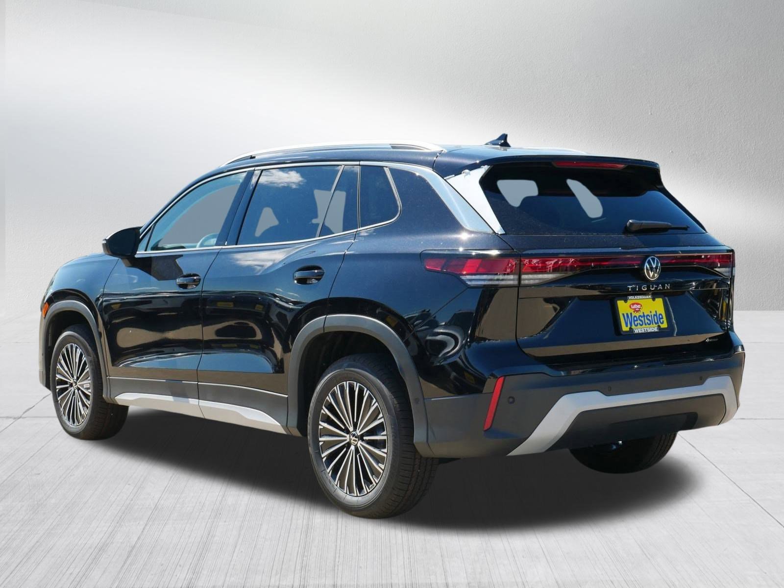 2025 Volkswagen Tiguan S photo 2