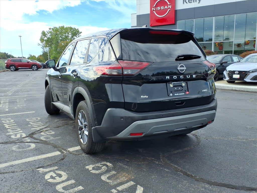 2023 Nissan Rogue S photo 2