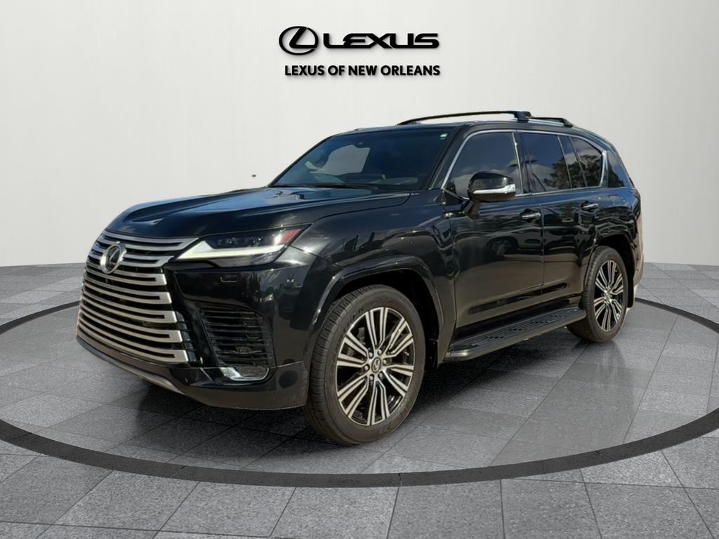 2022 Lexus LX 600 Luxury photo 3