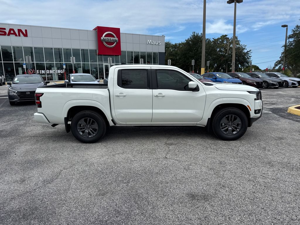 2025 Nissan Frontier SV photo 4