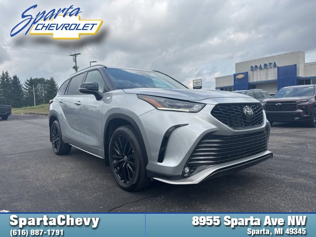 2023 Toyota Highlander L's photo