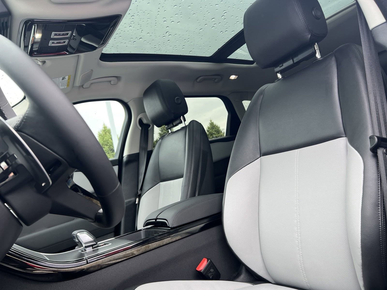 2025 Land Rover Range Rover Velar SE photo 20