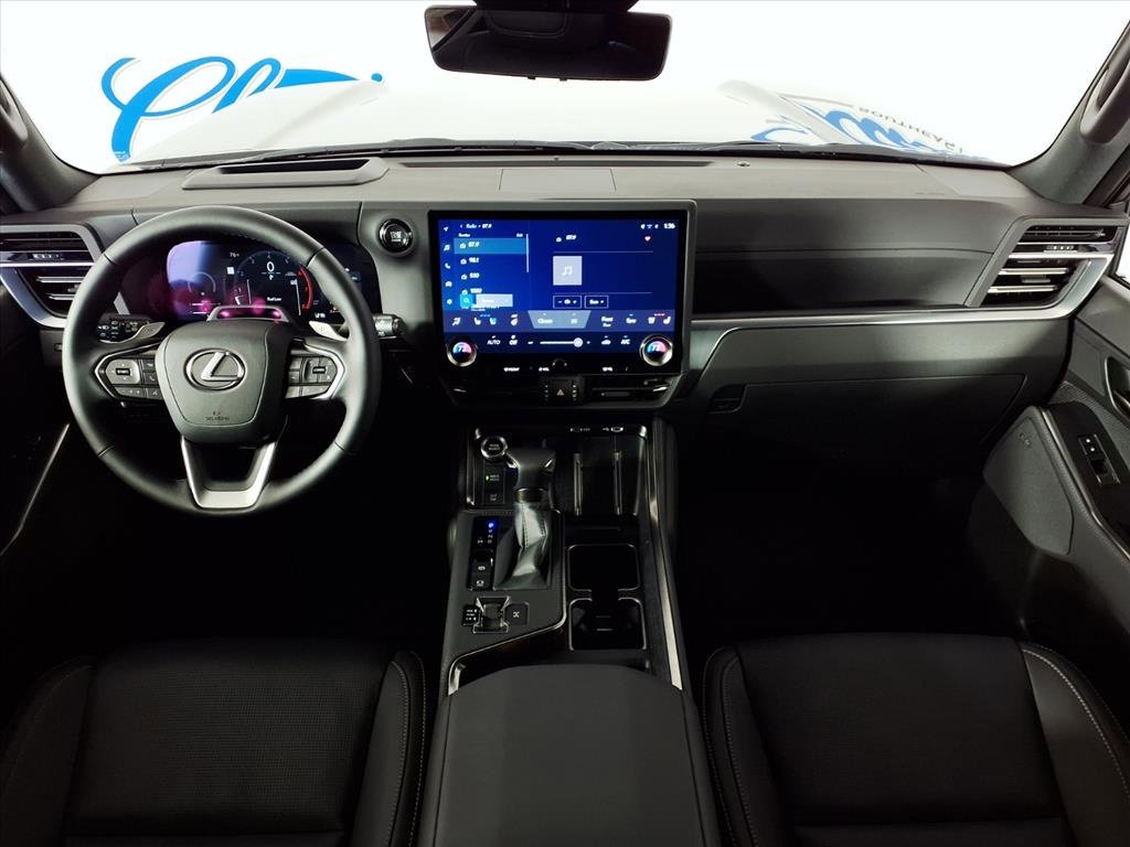 2025 Lexus GX 550 Luxury photo 3