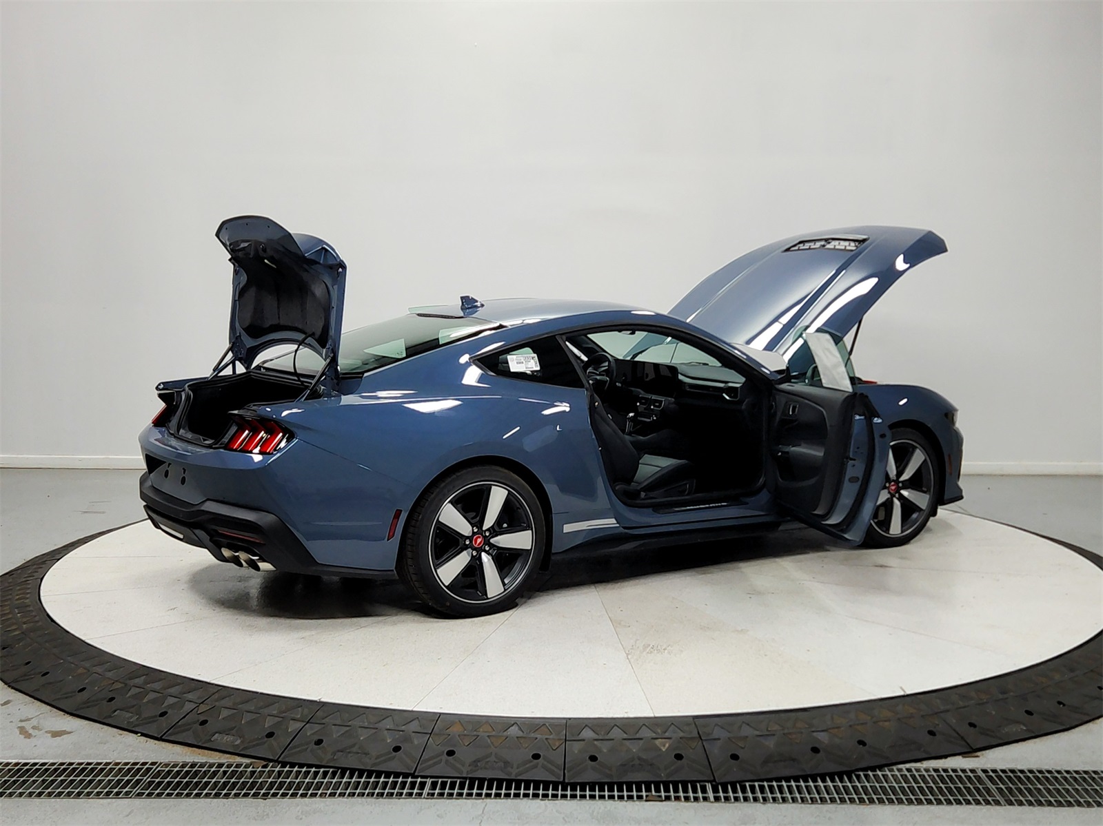 2025 Ford Mustang GT Premium photo 15