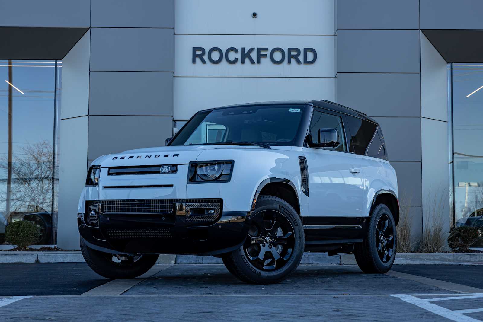 New 2025 Defender X-Dynamic SE