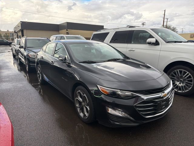 2023 Chevrolet Malibu 1LT photo 2