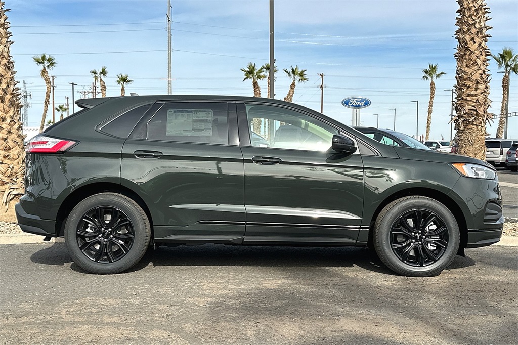 2024 Ford Edge SE photo 3