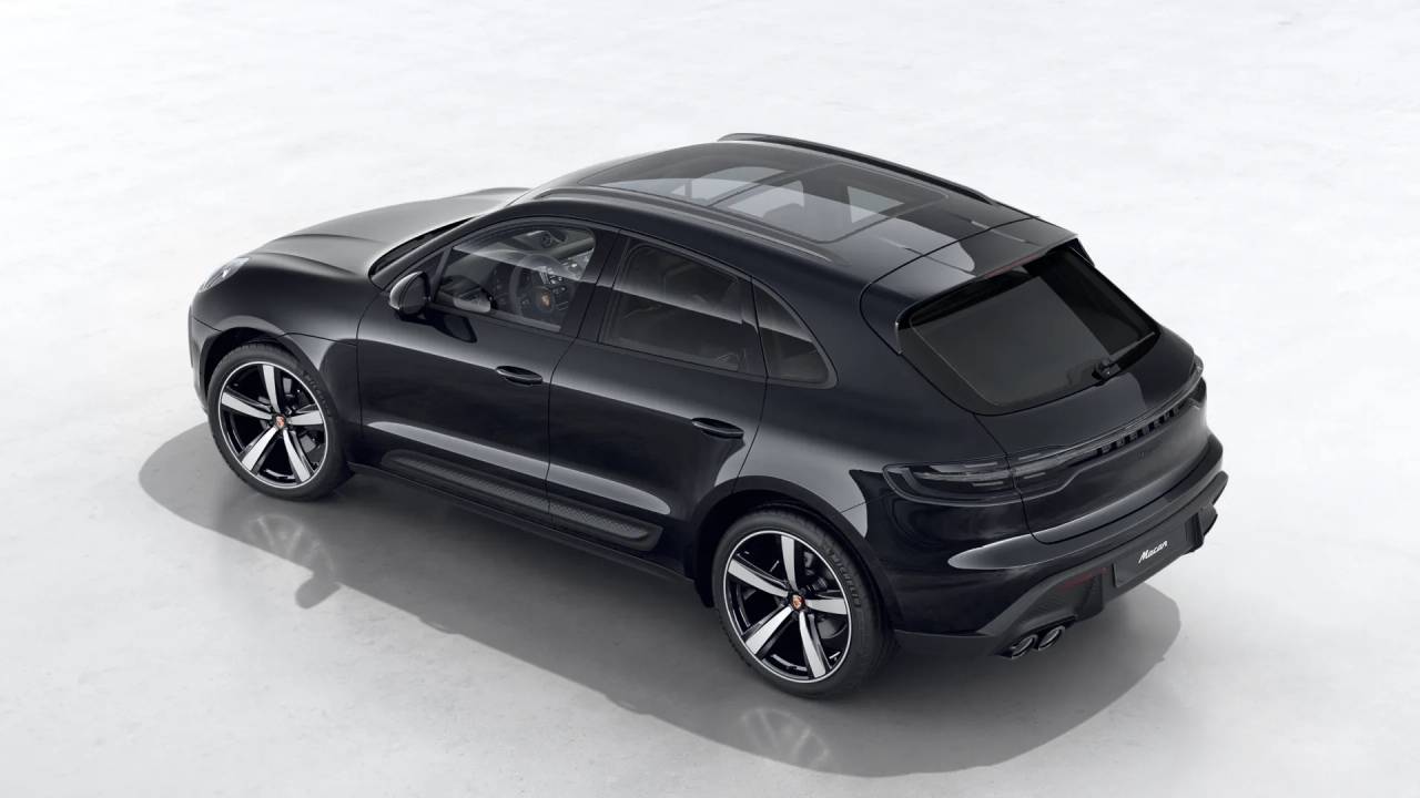 2026 Porsche Macan T photo 2
