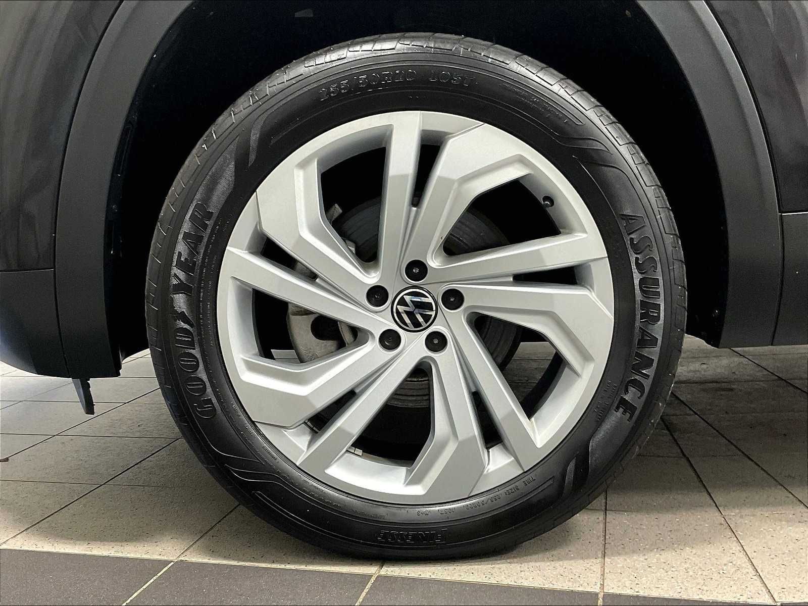 2022 Volkswagen Atlas V6 SE Technology photo 3