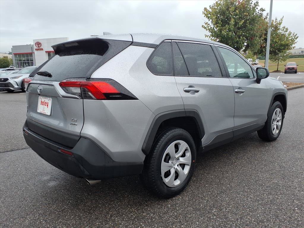 2024 Toyota RAV4 LE photo 2