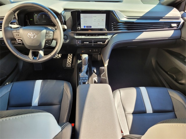 2025 Toyota Camry SE photo 13