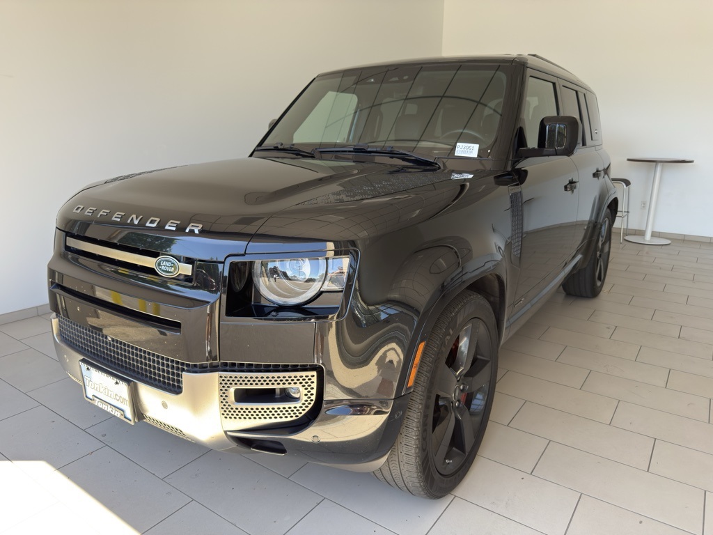 2021 Land Rover Defender 110 photo 4