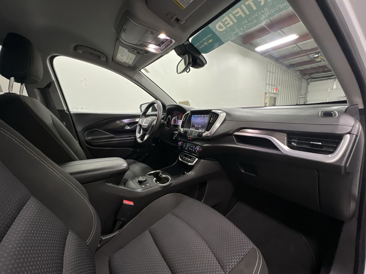 2022 Gmc Terrain SLE photo 27