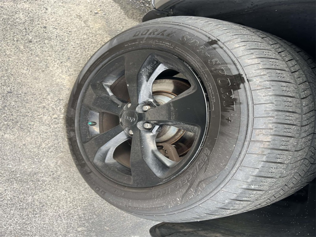2020 Jeep Cherokee Altitude photo 17