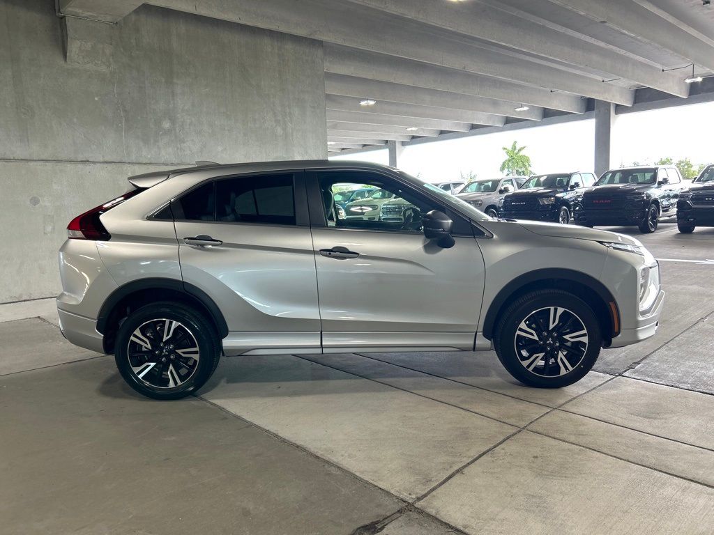 2024 Mitsubishi Eclipse Cross SEL photo 3