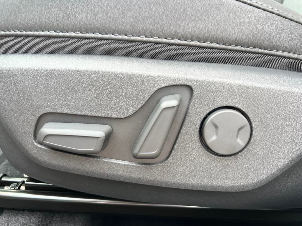 2025 Kia Niro EX Touring photo 14