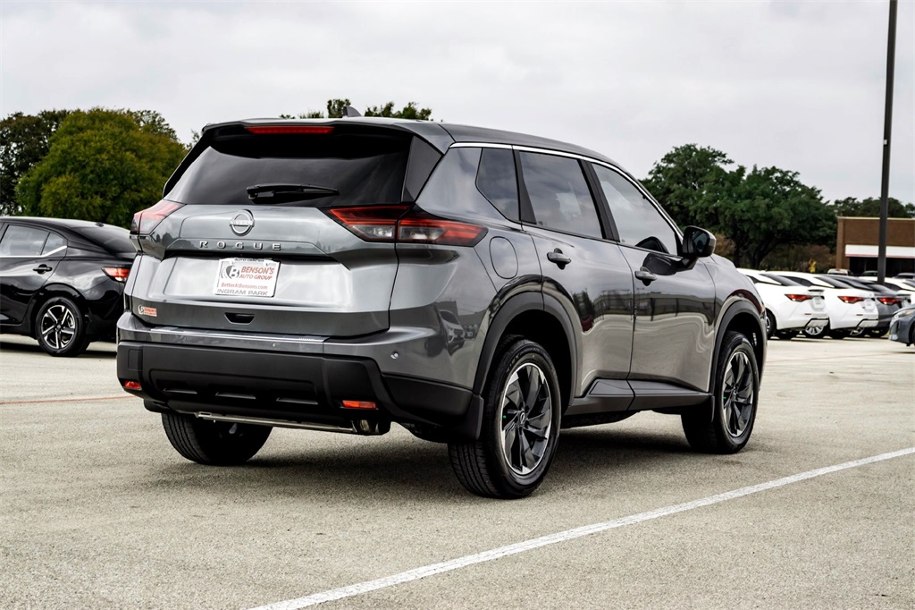 2026 Nissan Rogue SV photo 4