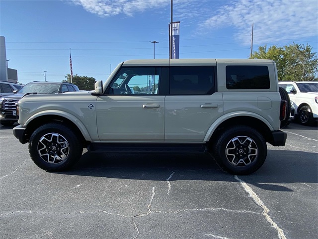 2025 Ford Bronco Outer Banks photo 5