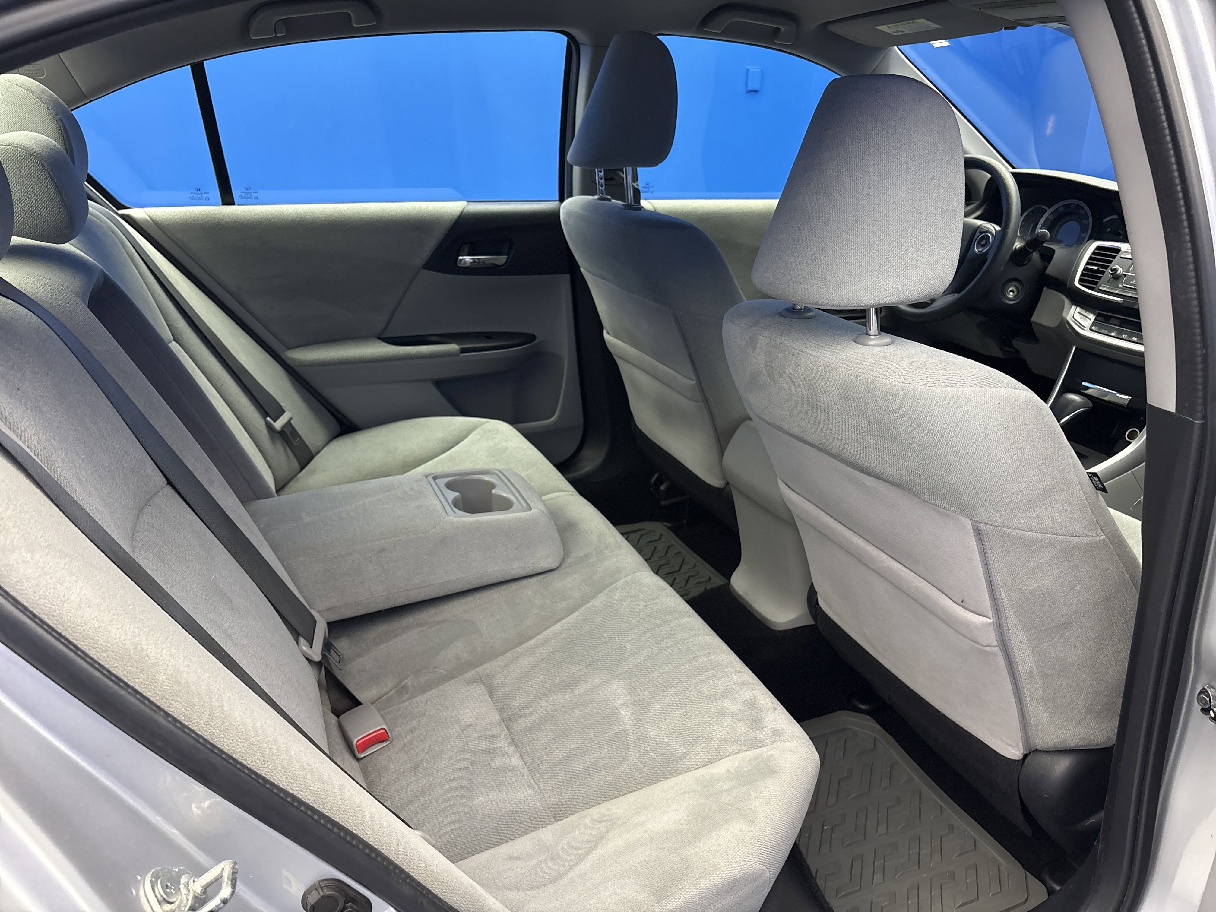 2013 Honda Accord LX photo 17