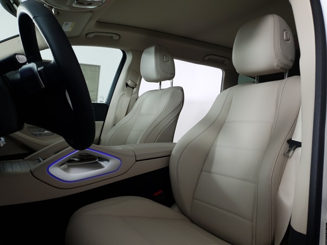 2025 Mercedes Benz GLS 450 4MATIC photo 17