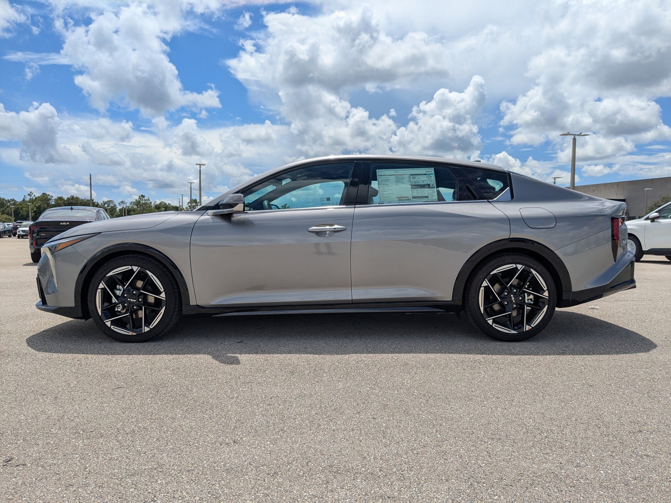 2025 Kia K4 GT-Line photo 8
