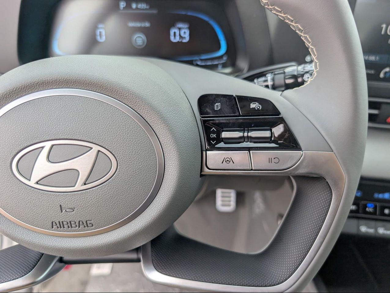 2025 Hyundai Elantra SEL Sport photo 16