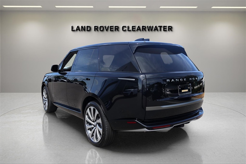 2025 Land Rover Range Rover SE photo 2